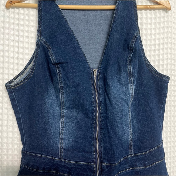 SHEIN Dark Denim Zip Front Jean Wide Leg Jumpsuit Sz XL - Picture 3 of 14